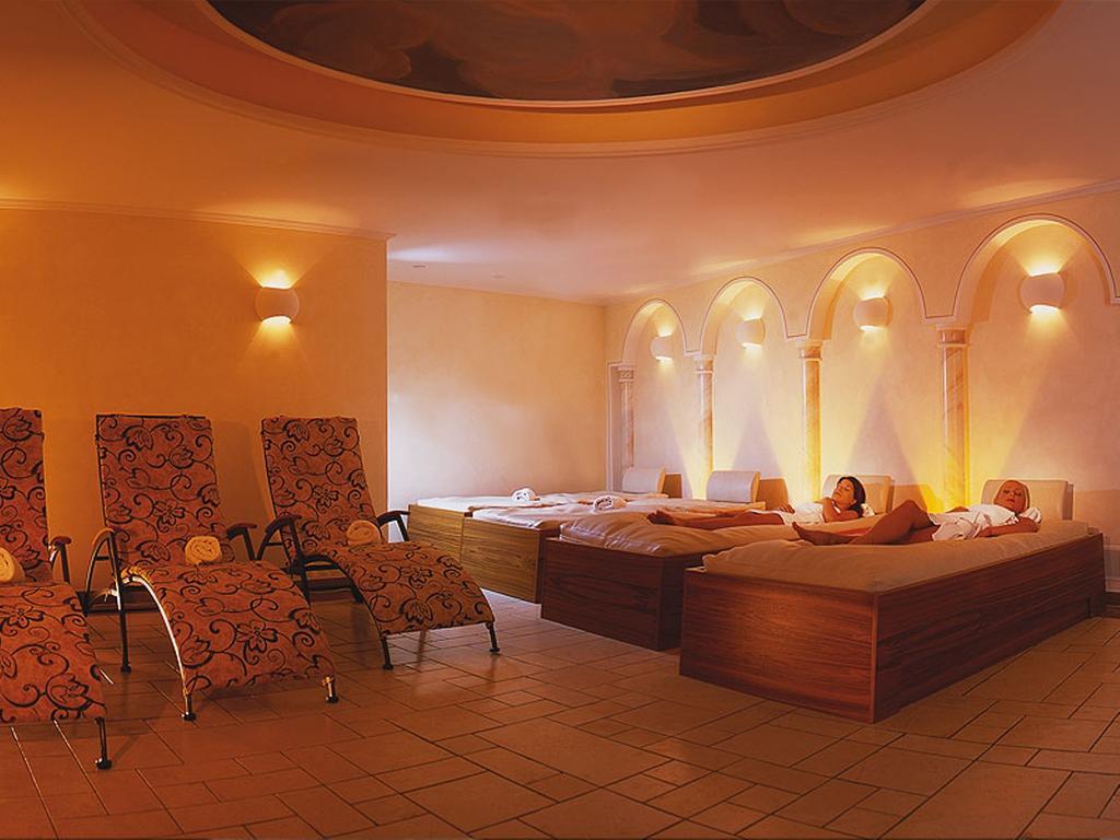 Hotel Des Alpes Самнаун Екстериор снимка