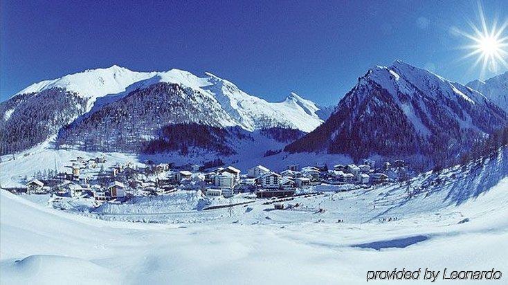 Hotel Des Alpes Самнаун Екстериор снимка