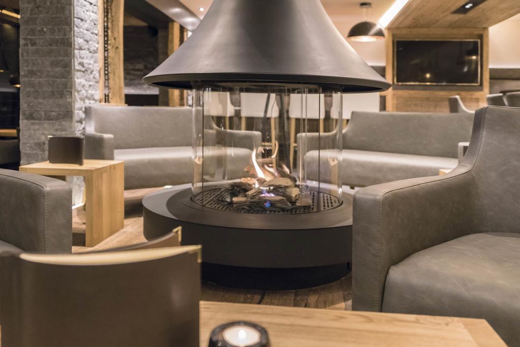 Hotel Des Alpes Самнаун Екстериор снимка