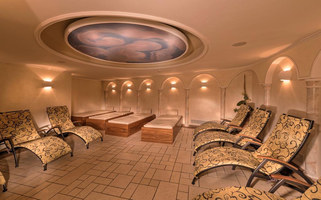 Hotel Des Alpes Самнаун Екстериор снимка
