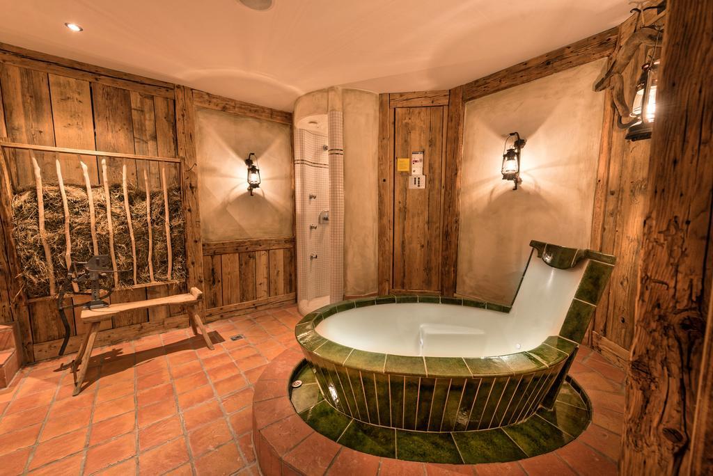 Hotel Des Alpes Самнаун Екстериор снимка